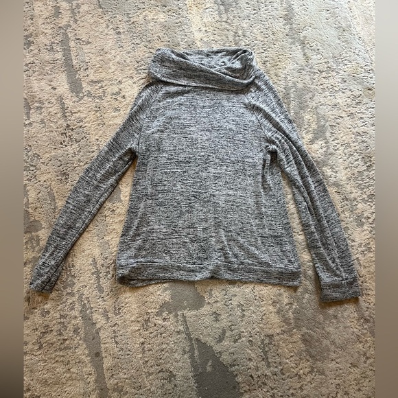 Nicole Miller Large Cowl Neck Top - Picture 2 of 3